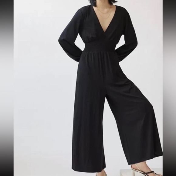 Anthropologie Hutch Black Wide Leg V-Neck Long Sleeve Jumpsuit - Picture 2 of 9